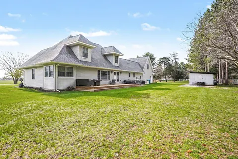 5605 N Shore Road, Pinconning MI 48650 photo 3