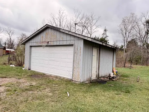 Auburn listing photo 3