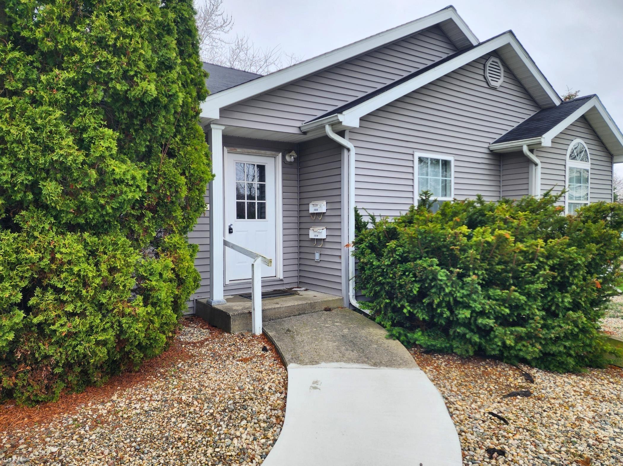 1314 N Hickory Street, Owosso MI 48867 photo 1