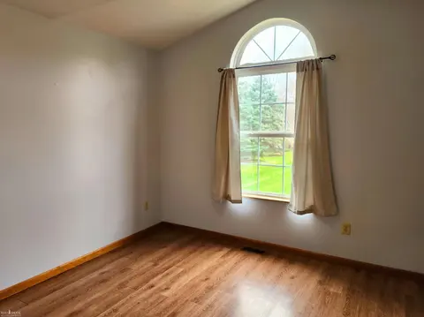 1314 N Hickory Street, Owosso MI 48867 photo 2