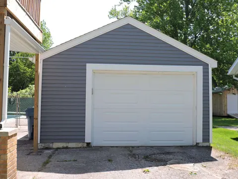 119 S Almont Street, Standish MI 48658 photo 2