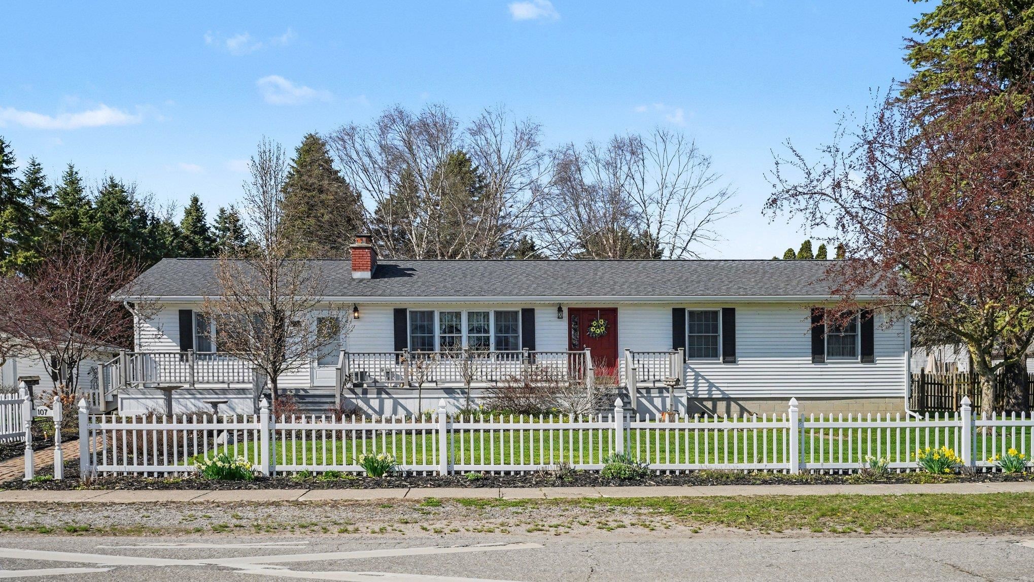 107 North Street, Pinconning MI 48650 photo 1