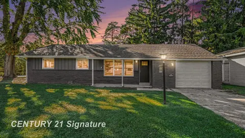 106 Avis Court, Pinconning MI 48650 photo 2