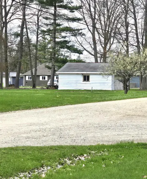 4110 Bay View Drive, Beaverton MI 48612 photo 3