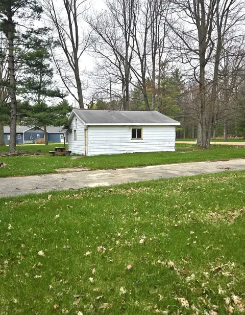 4110 Bay View Drive, Beaverton MI 48612 photo 4