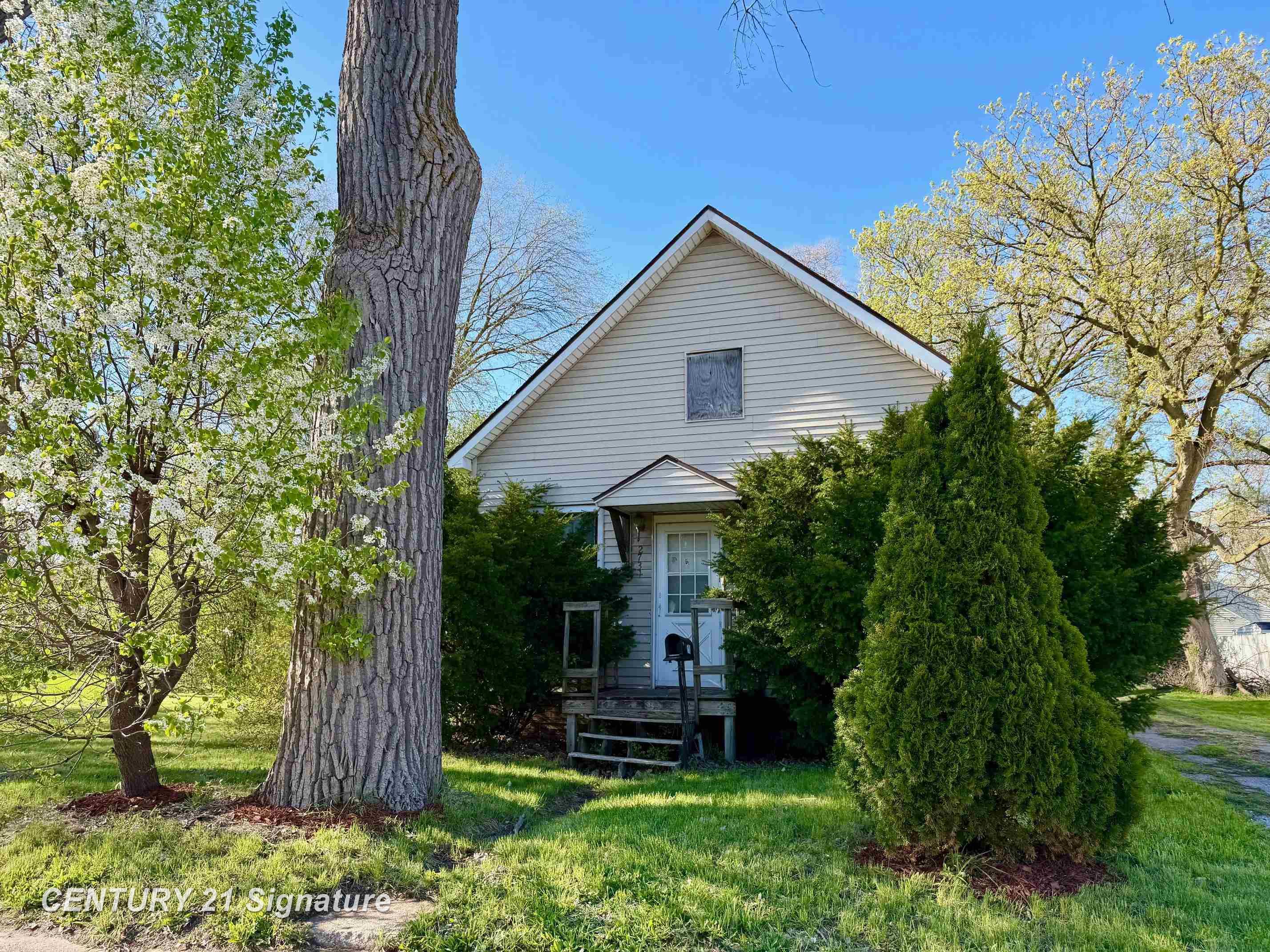 2731 E Holland Avenue, Saginaw MI 48601 photo 1