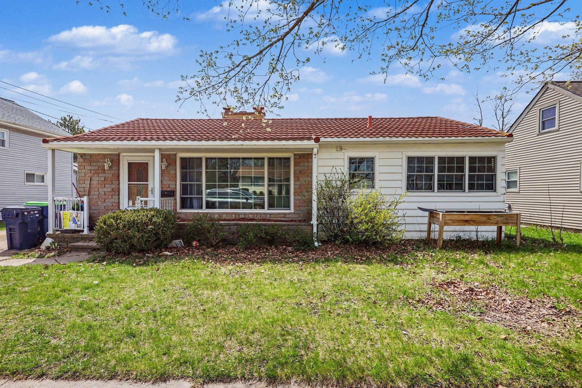 306 Sanson Street, Bay City MI 48706 photo 1