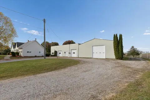 7165 Hospital Road, Freeland MI 48623-8648 photo 2
