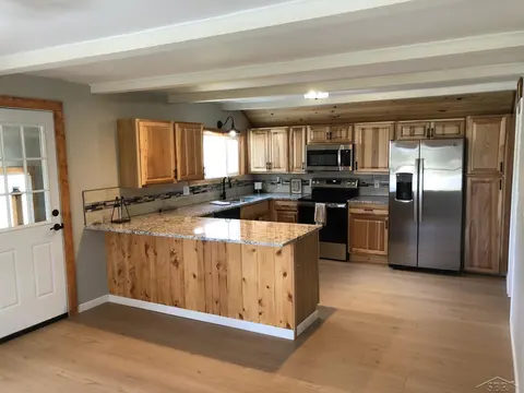 1329 E Isabella Road, Midland MI 48640 photo 4