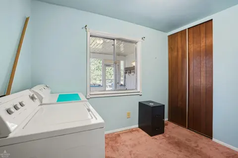 1592 Oakwood Drive, Gladwin MI 48624 photo 3