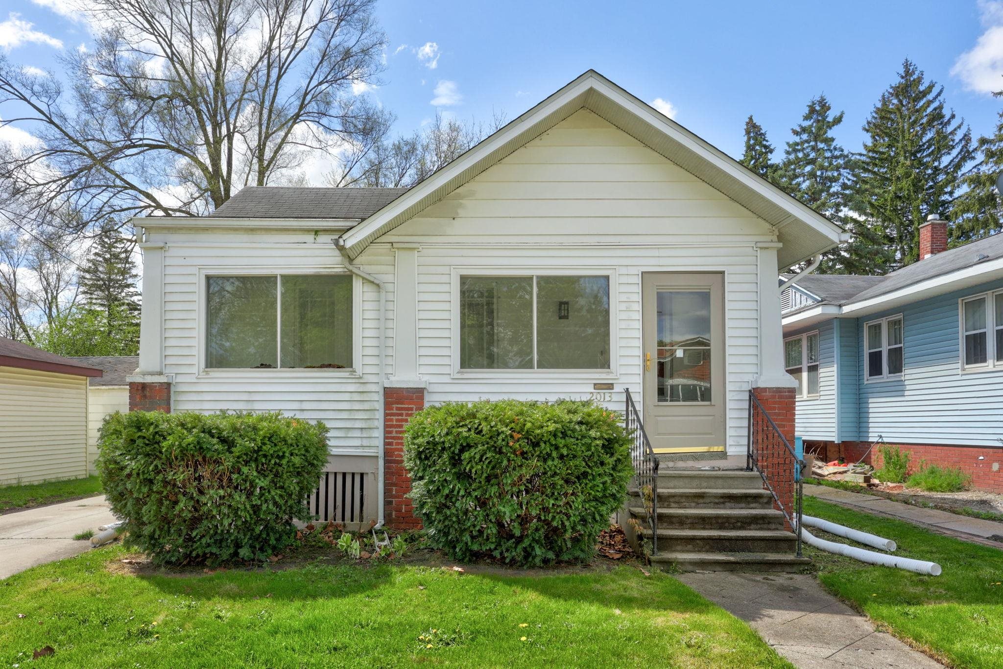 2013 Cooper Avenue, Saginaw MI 48602 photo 1