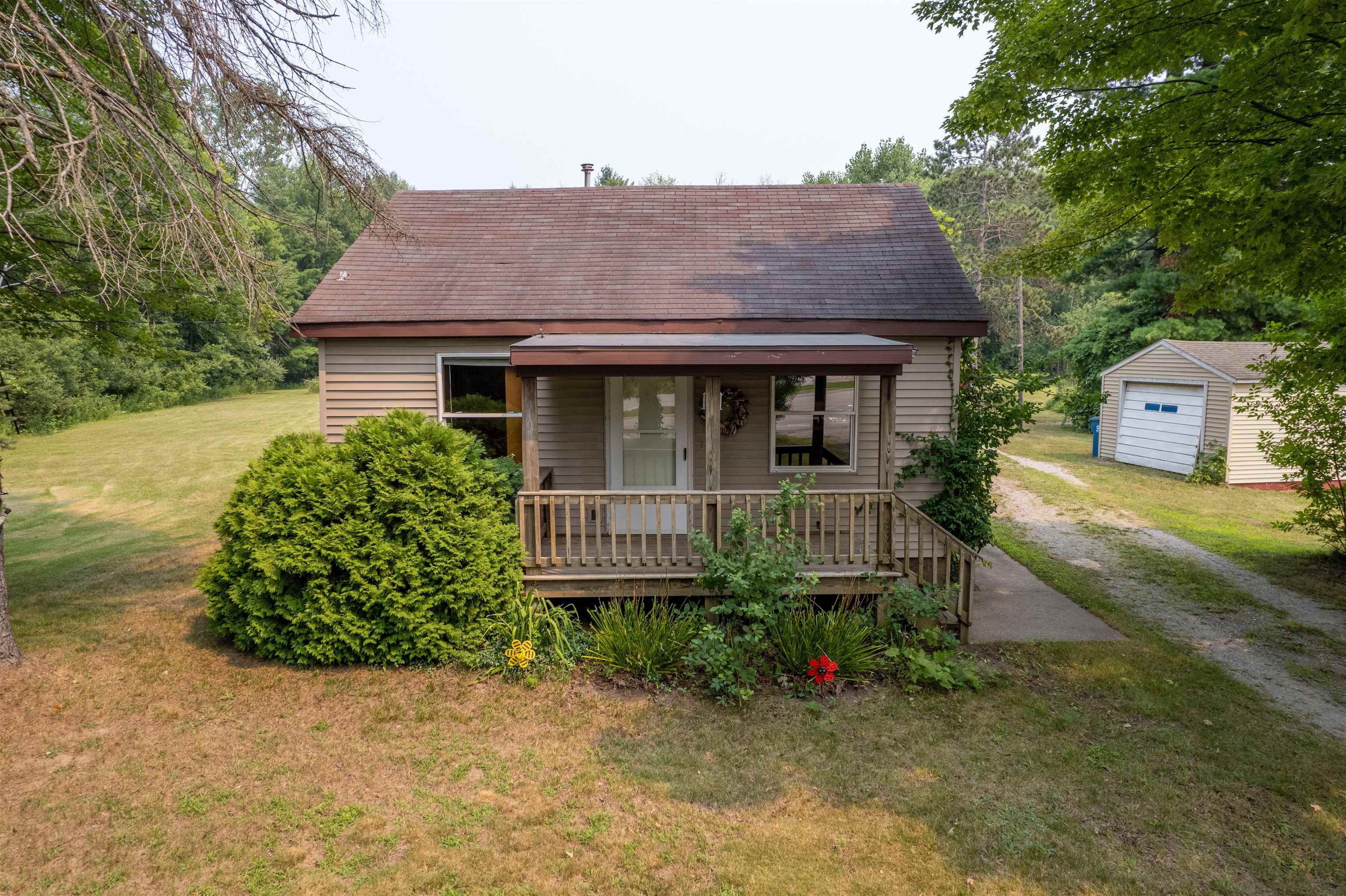 4370 N Eastman Road, Midland MI 48642 photo 1
