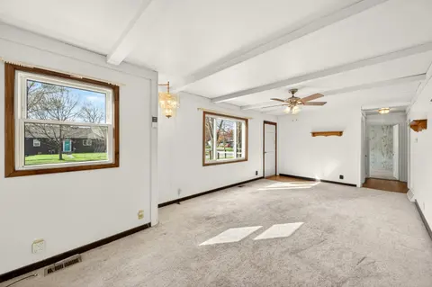 8 Kim Court, Midland MI 48642 photo 4