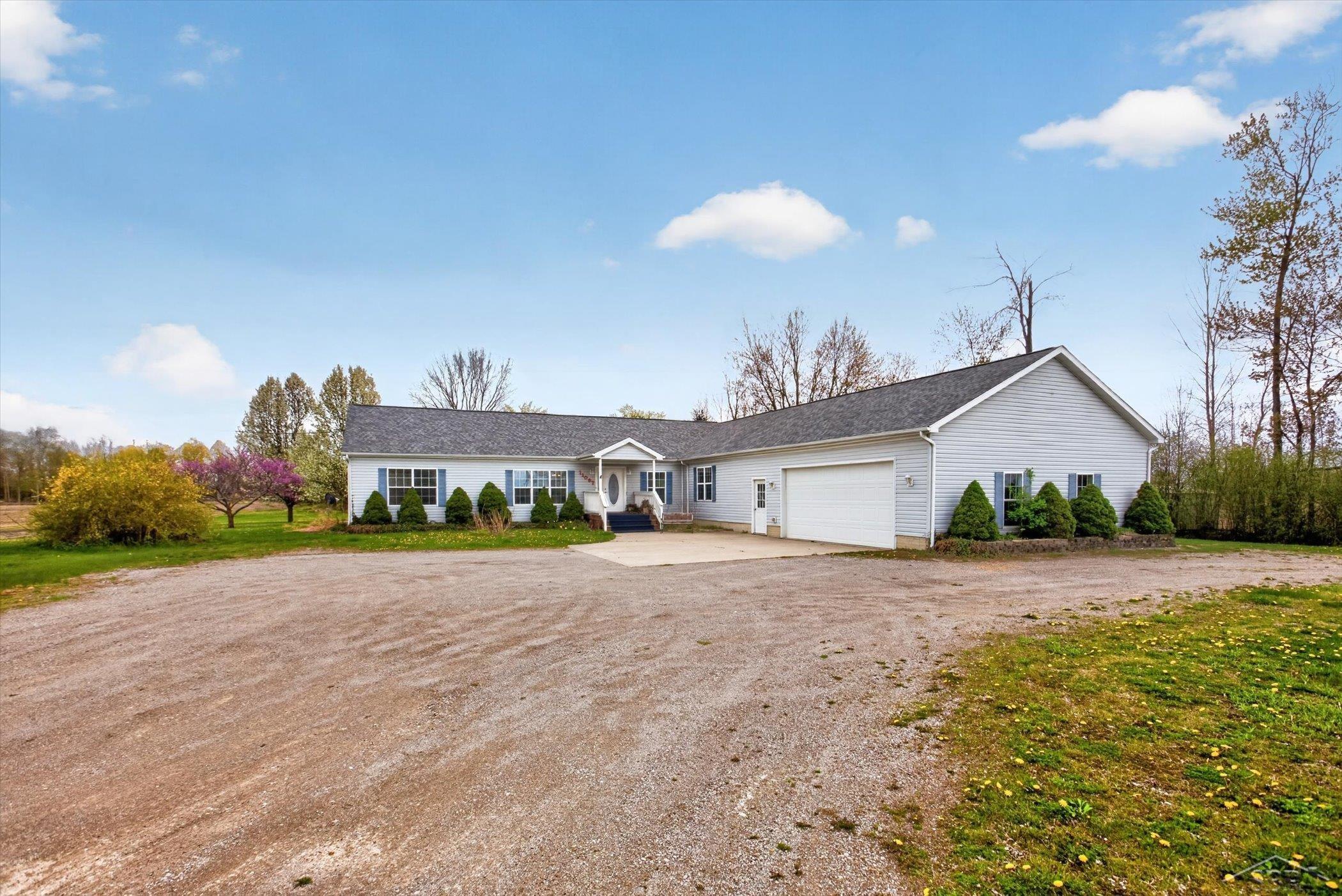 11087 Pierce Road, Freeland MI 48623 photo 1