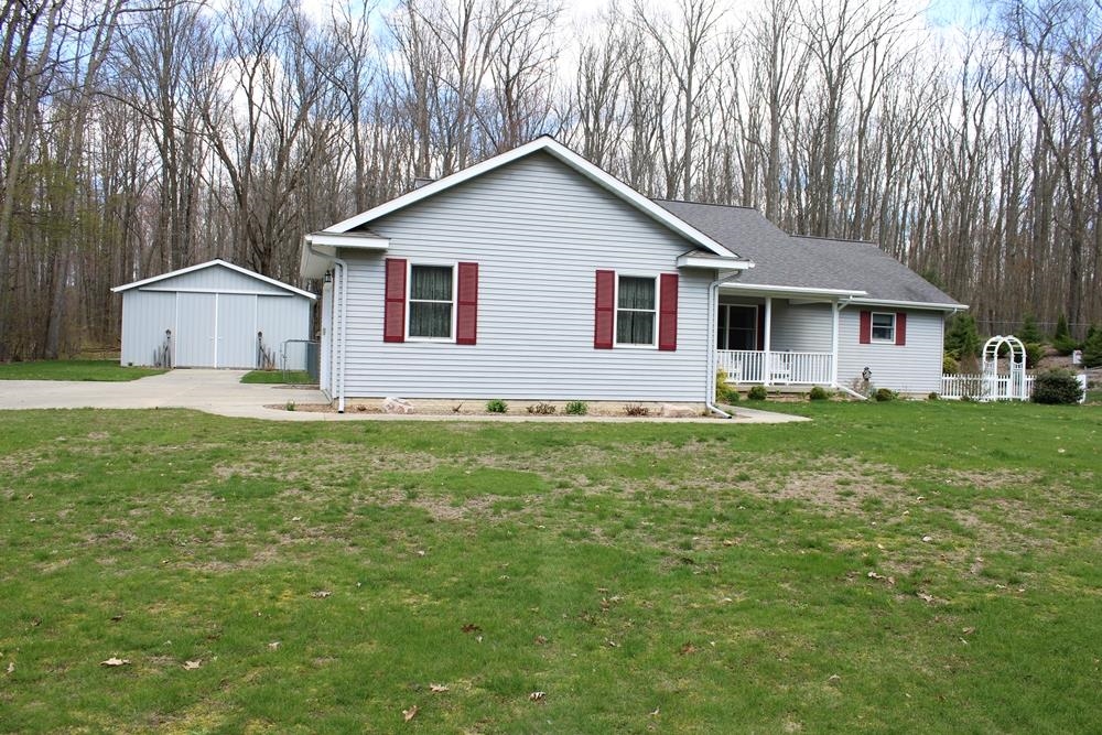 1452 Byfield Drive, Harrison MI 48625 photo 1