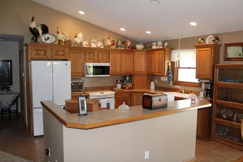 1452 Byfield Drive, Harrison MI 48625 photo 2