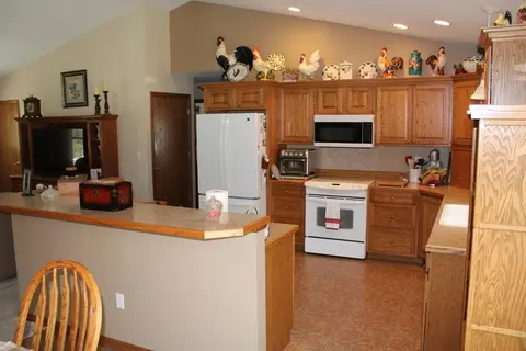 1452 Byfield Drive, Harrison MI 48625 photo 4