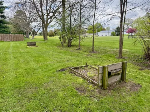 710 E Broad Street, Chesaning MI 48616 photo 4