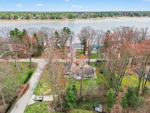 3323 Lakeside Drive, Sanford MI 48657 photo 2