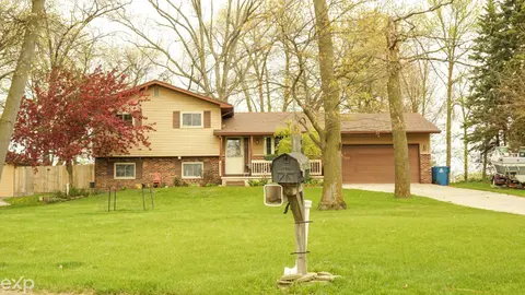 695 Knodt Road, Essexville MI 48732 photo 1