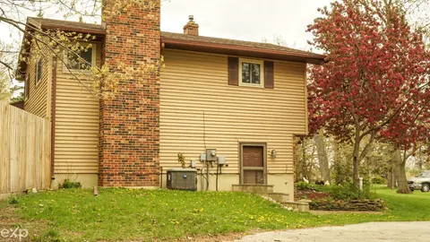 695 Knodt Road, Essexville MI 48732 photo 3