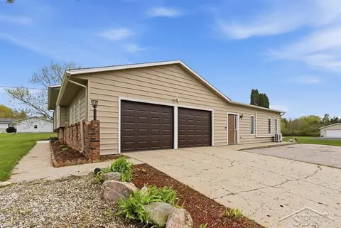 4469 E Millbrook Road, Mount Pleasant MI 48858 photo 4