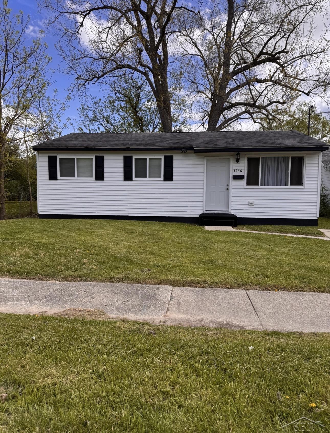 3256 Parkwood Avenue, Saginaw MI 48601 photo 1