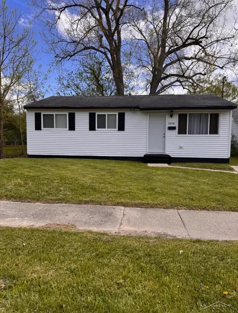3256 Parkwood Avenue, Saginaw MI 48601 photo 1