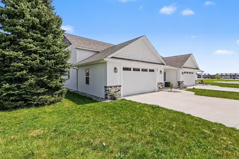 21 Cove Drive, Bay City MI 48706 photo 2