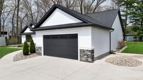1266 Freeland Road, Bay City MI 48706-9314 photo 3