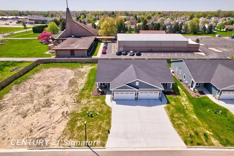 4092 Woodburn Court, Saginaw MI 48603 photo 2