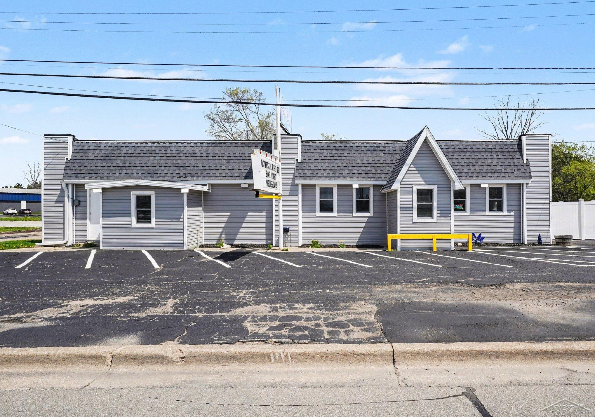 5463 Dixie Highway, Saginaw MI 48601 photo 1