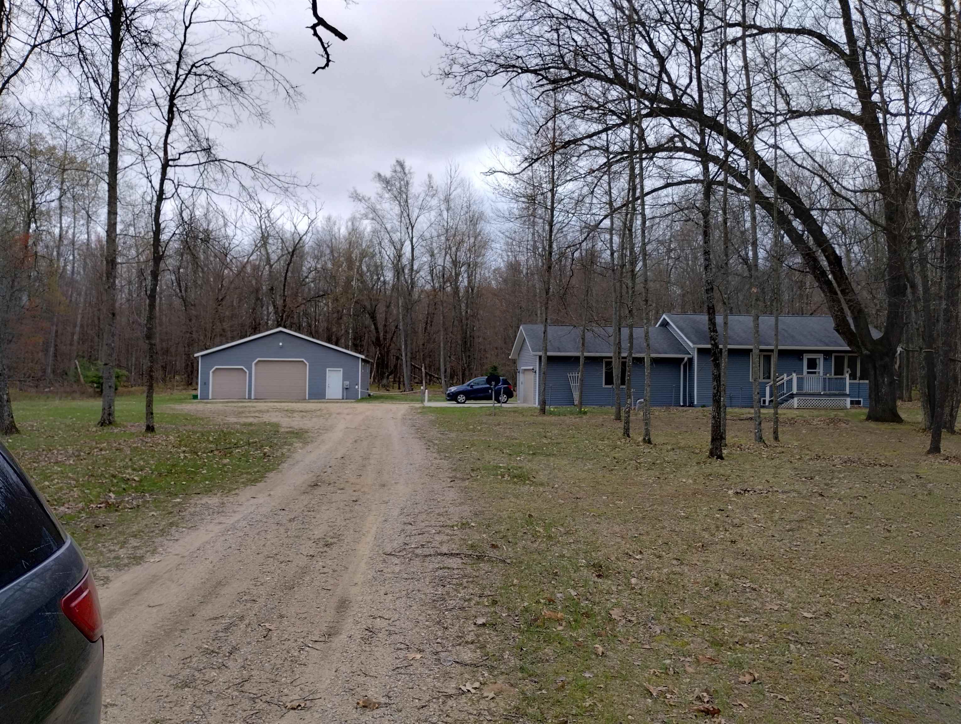 11091 W Eight Point Lake Road, Lake MI 48632 photo 1