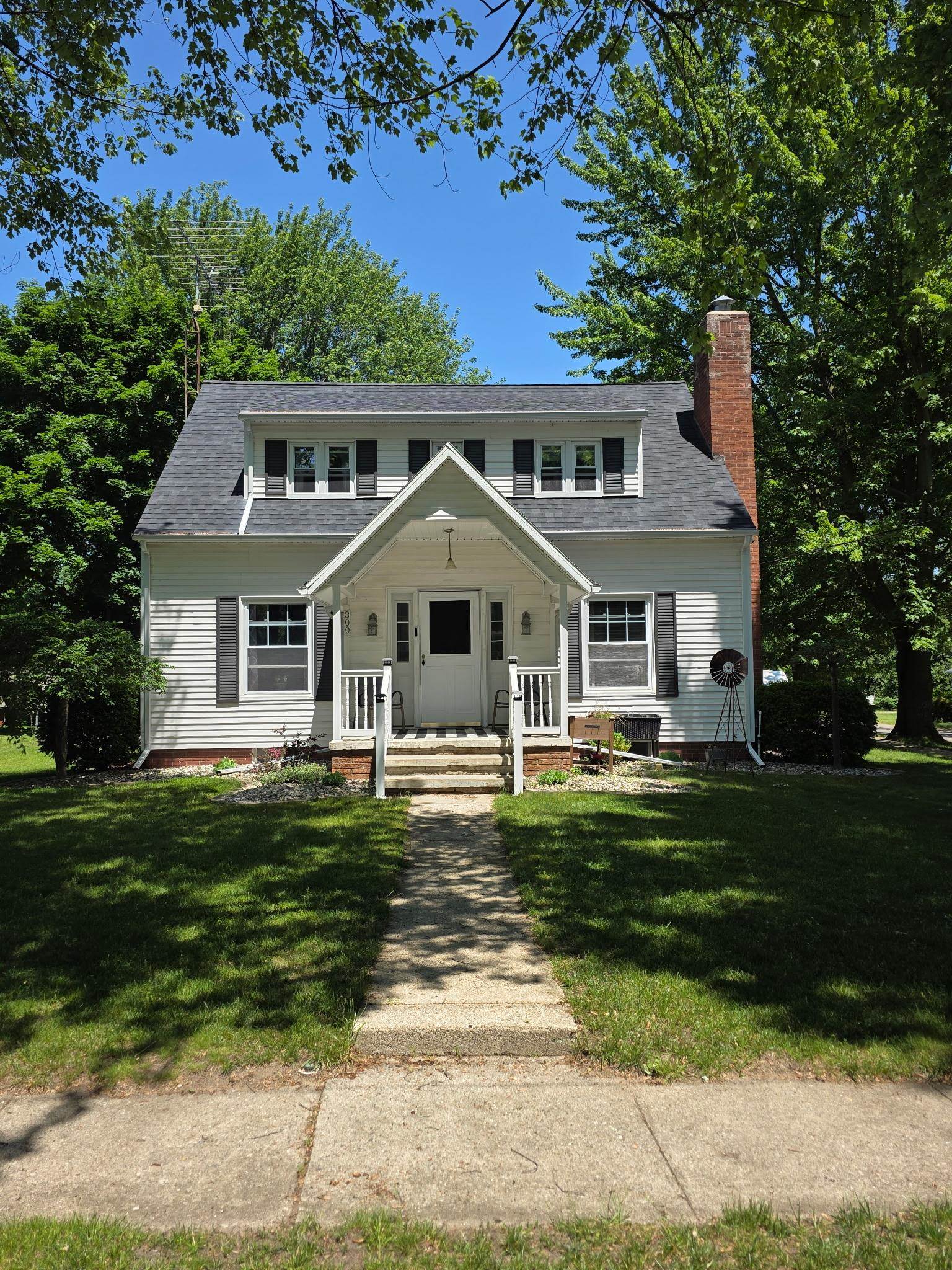 300 Brady Street, Chesaning MI 48616 photo 1