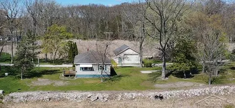 2788 N Saginaw Bay Shore Drive, Pinconning MI 48650 photo 3