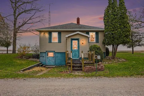 2788 N Saginaw Bay Shore Drive, Pinconning MI 48650 photo 4