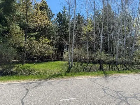 96 Salisbury Drive, Gladwin MI 48624 photo 2