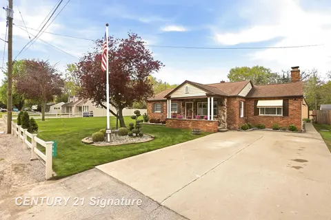 2961 Johns Drive, Saginaw MI 48603 photo 3