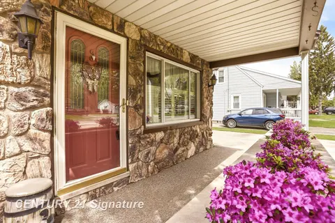 2961 Johns Drive, Saginaw MI 48603 photo 5