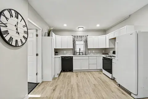 305.5 S Catherine Street, Bay City MI 48706 photo 4
