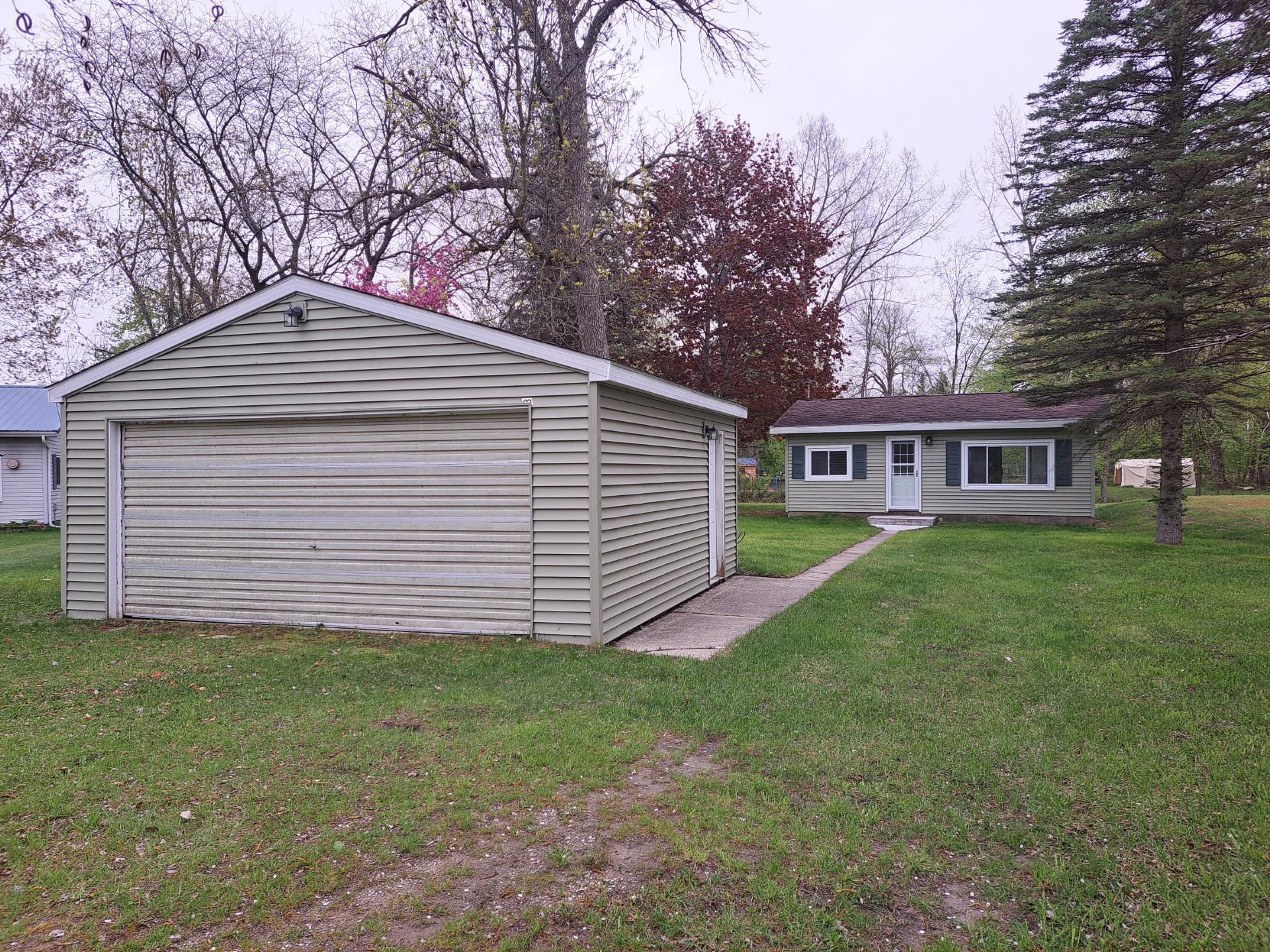 1300 Lakeview Drive, Clare MI 48617 photo 1