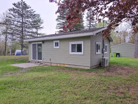 1300 Lakeview Drive, Clare MI 48617 photo 2