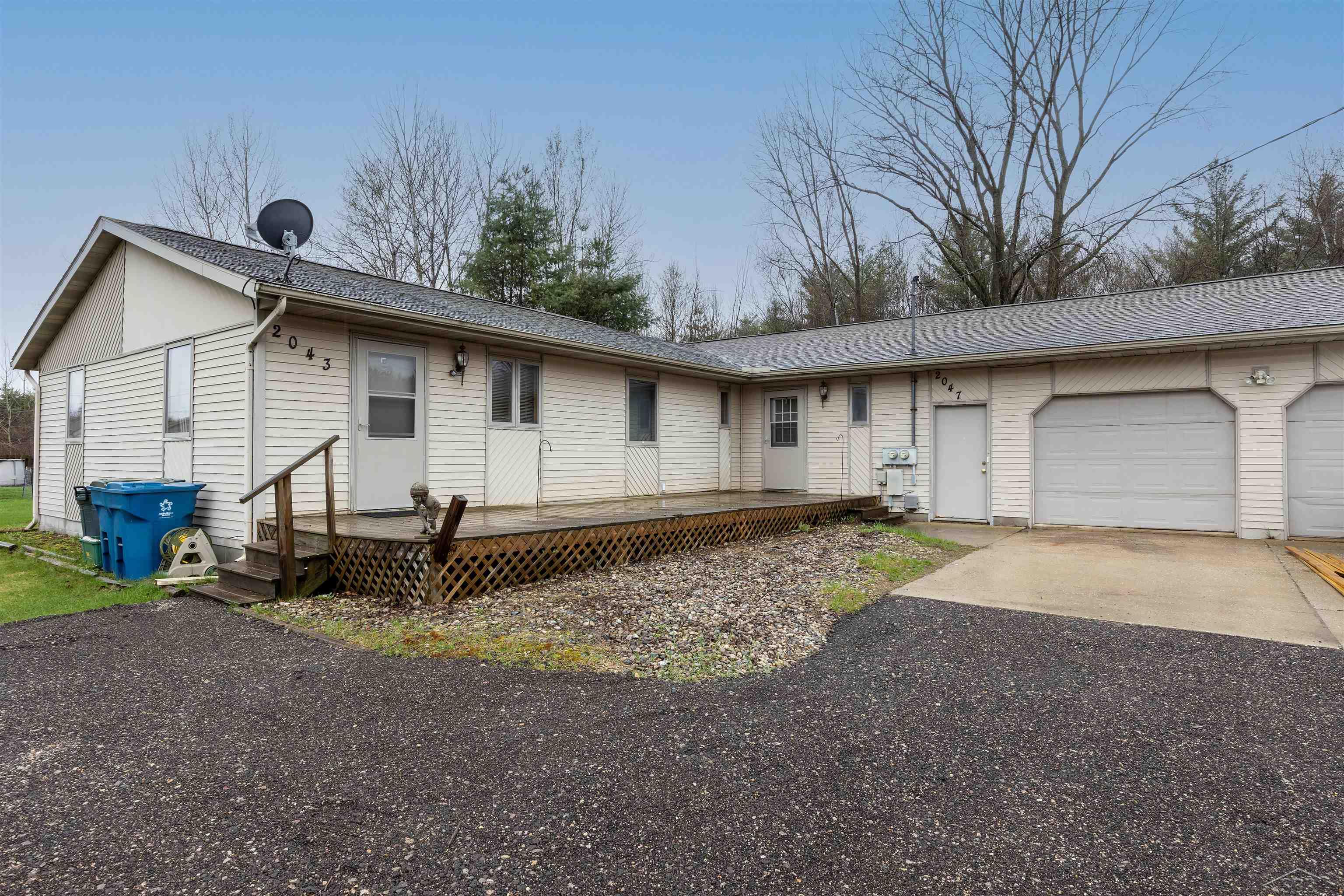 2043/2047 N Neiner Road, Sanford MI 48657 photo 1