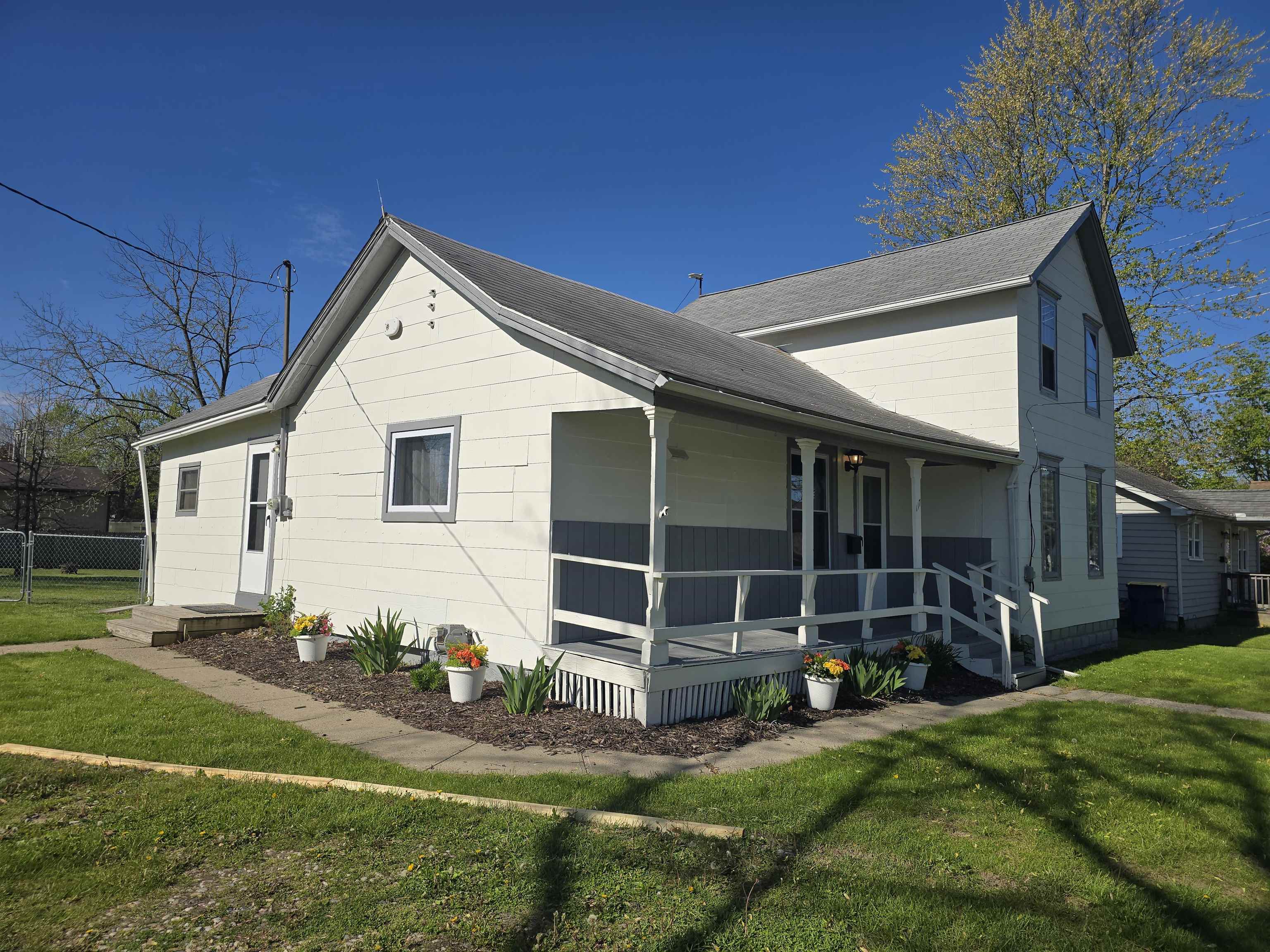 117 W Mcneil Street, Corunna MI 48817 photo 1