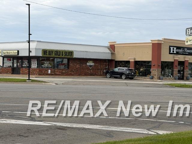1602 S Saginaw Road, Midland MI 48640 photo 1