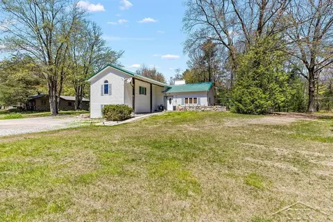 3901 E Monroe Road, Midland MI 48642 photo 1