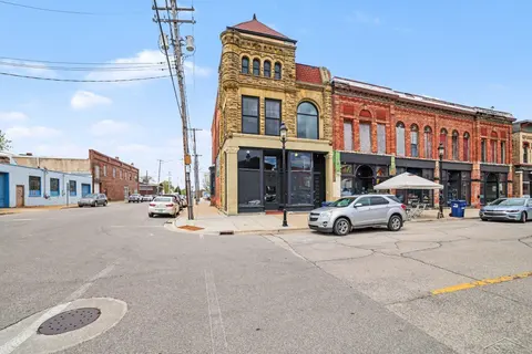 108 S Linn Street, Bay City MI 48706 photo 2