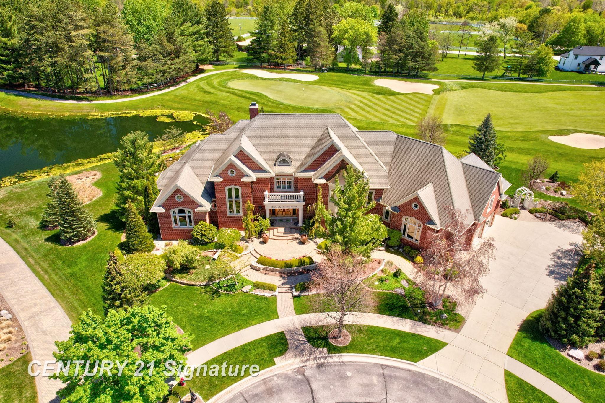8 Appleshire Court, Freeland MI 48623 photo 1