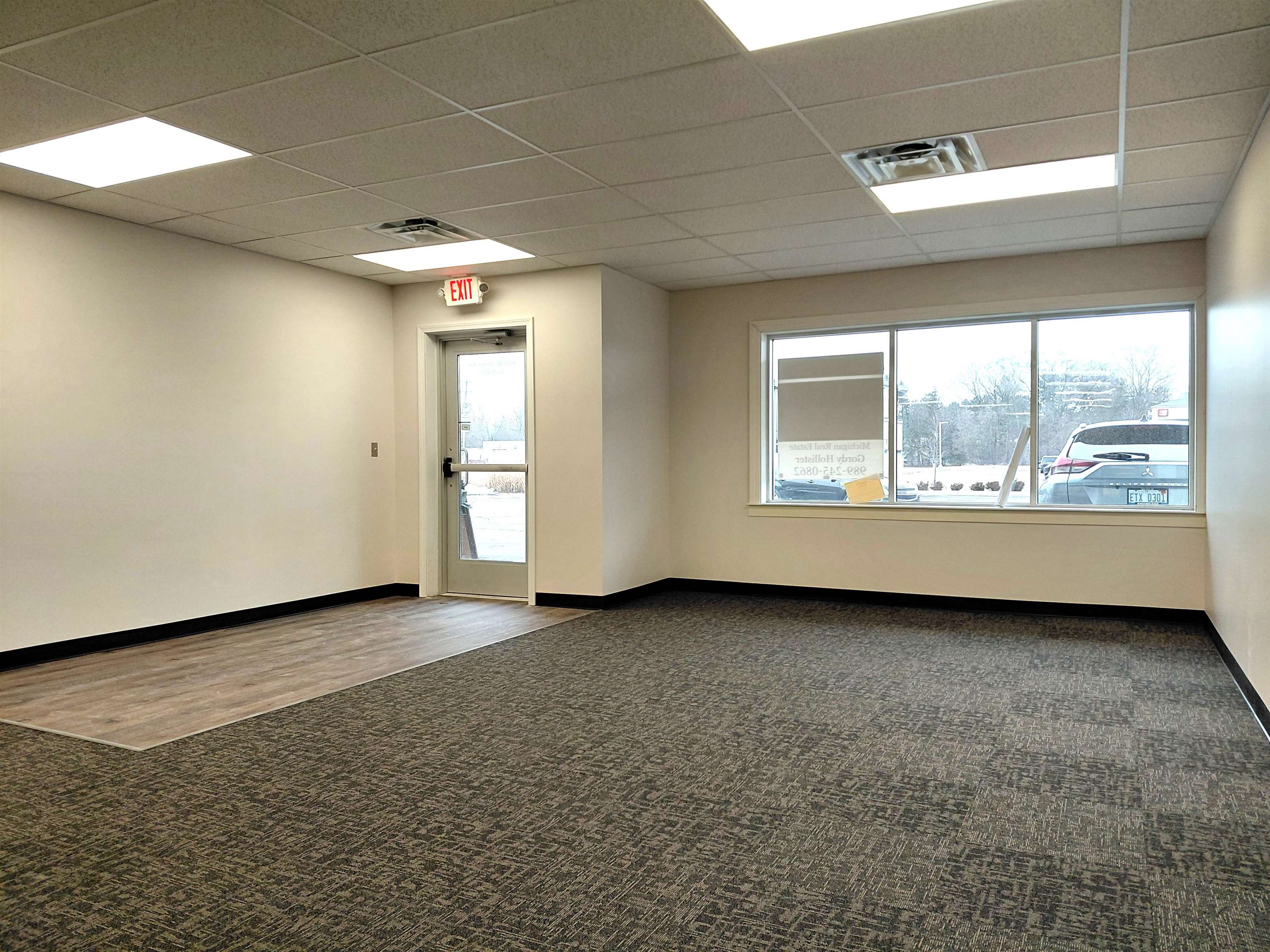 1585 W Center Road, Essexville MI 48732 photo 1