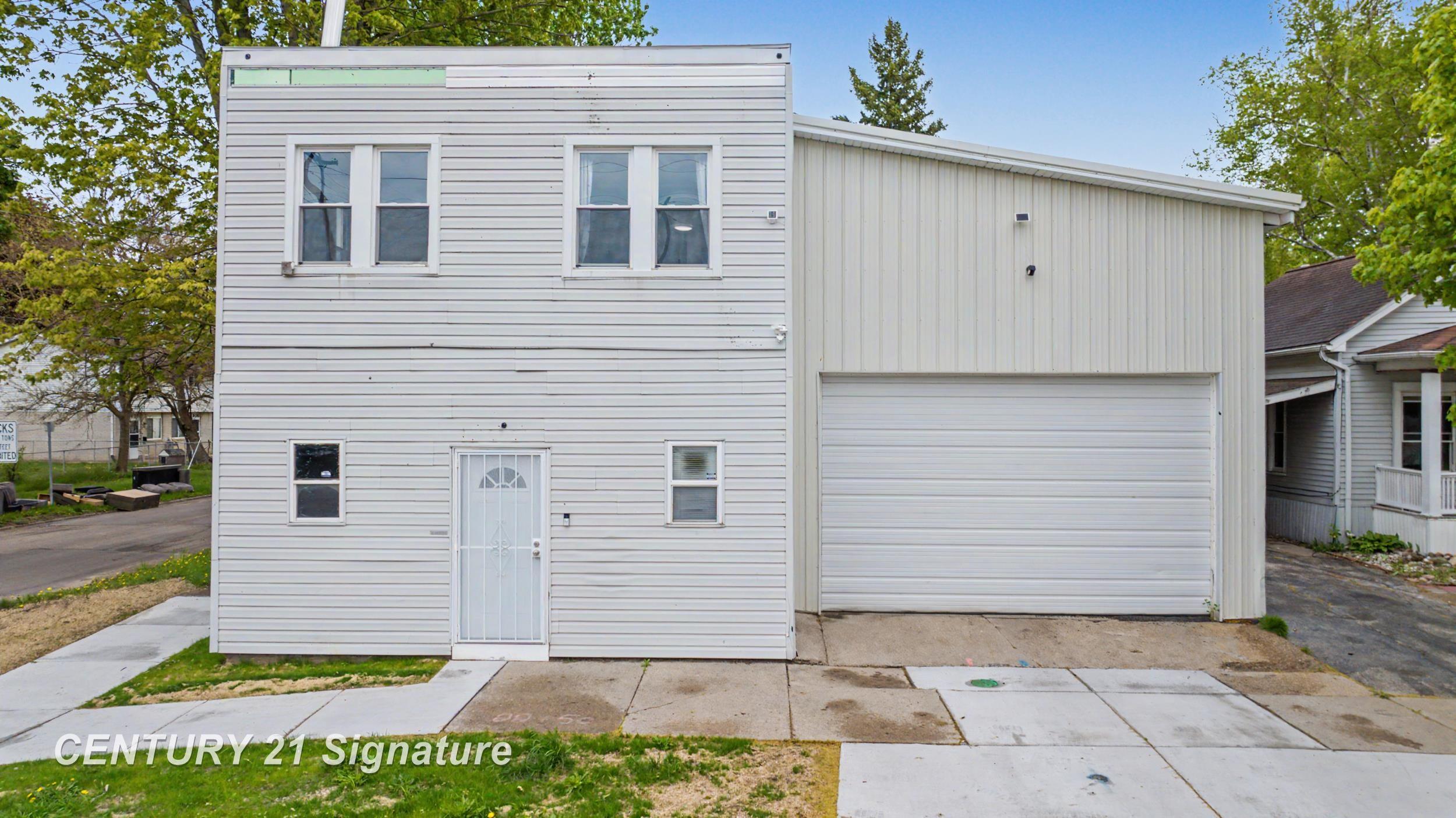 1300 S Wheeler Street, Saginaw MI 48602 photo 1